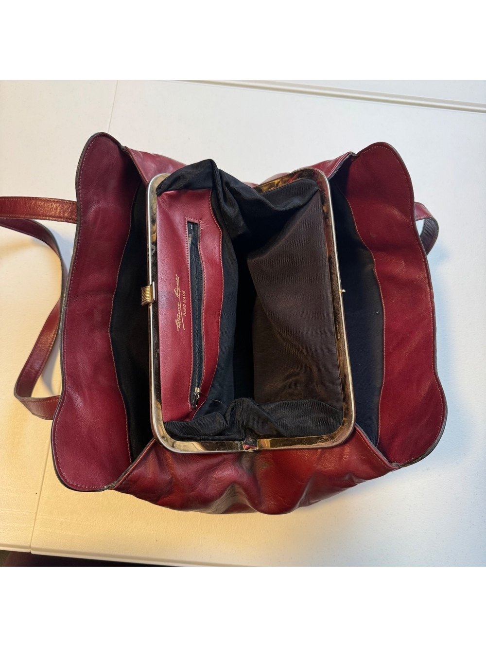 70s Etienne Aigner Oxblood Red Leather Kiss Lock Shoulder Bag - Picture 5 of 9